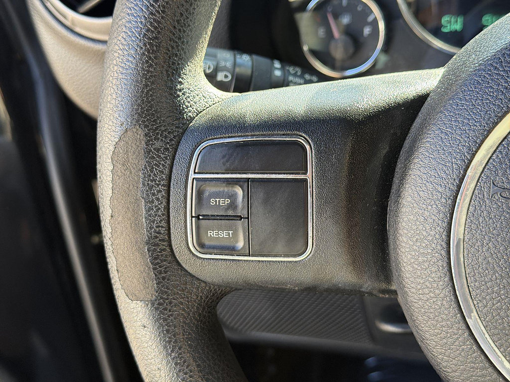 Used 2015 Jeep Wrangler Sport AWD/4WD image 32