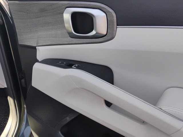 Used 2022 Kia Sorento S image 17