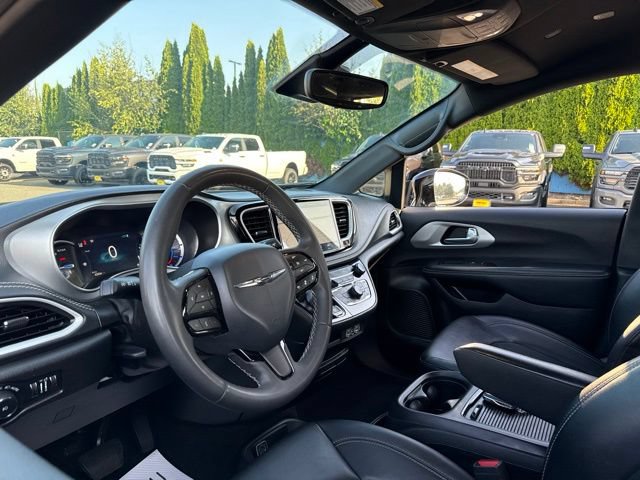 Used 2024 Chrysler Pacifica Limited FWD image 28