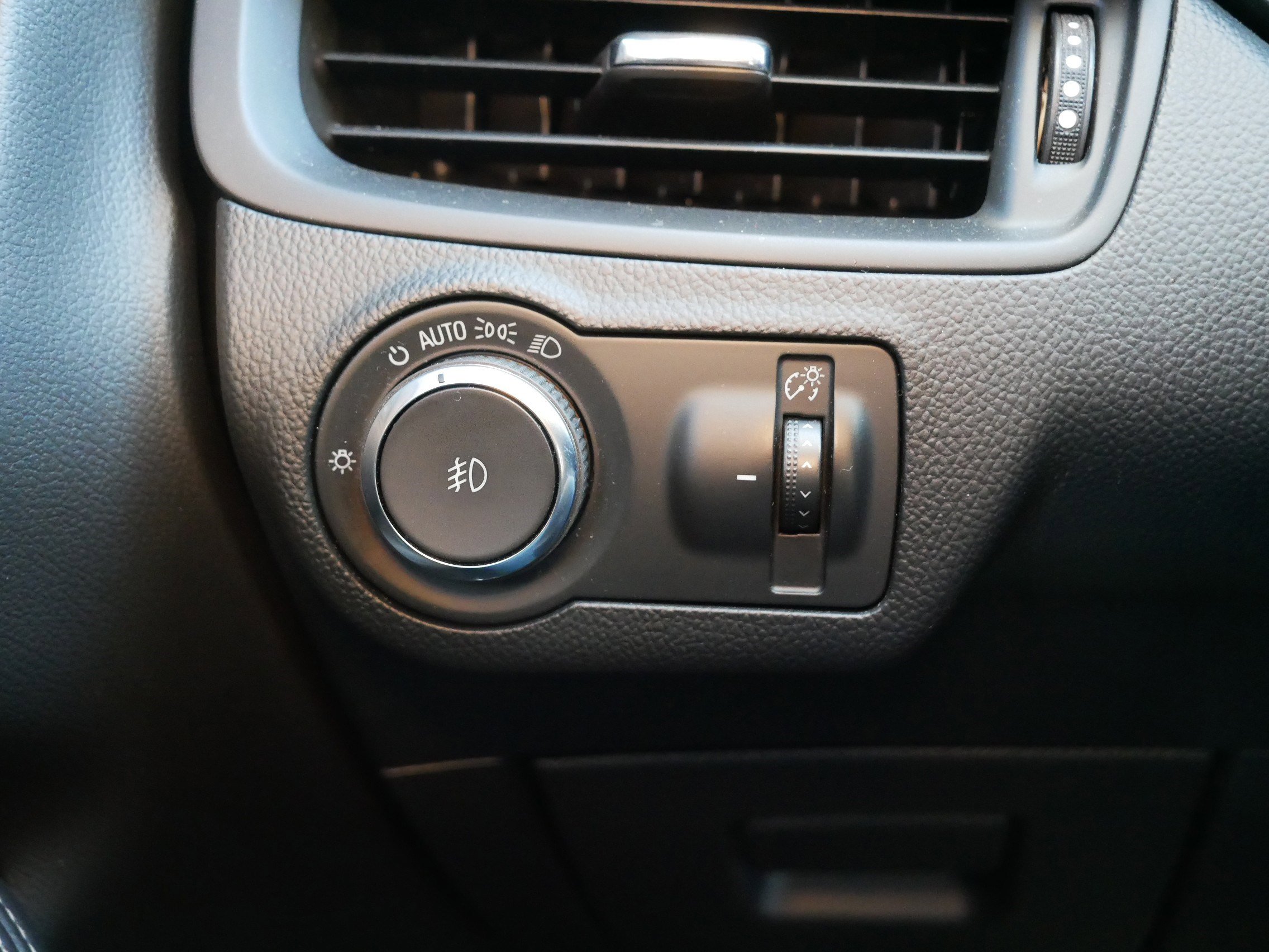 Used 2017 Buick Envision Essence w/ LPO, Cargo Package image 26