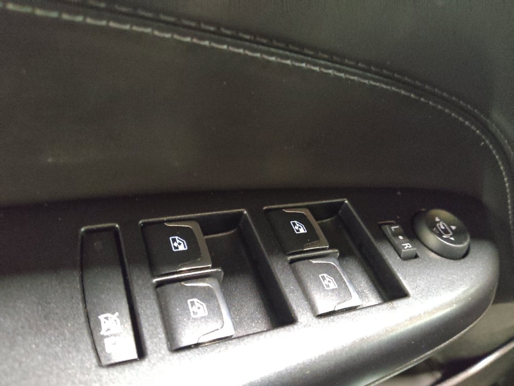 Used 2015 Cadillac SRX Luxury w/ Driver Awareness Package FWD image 27