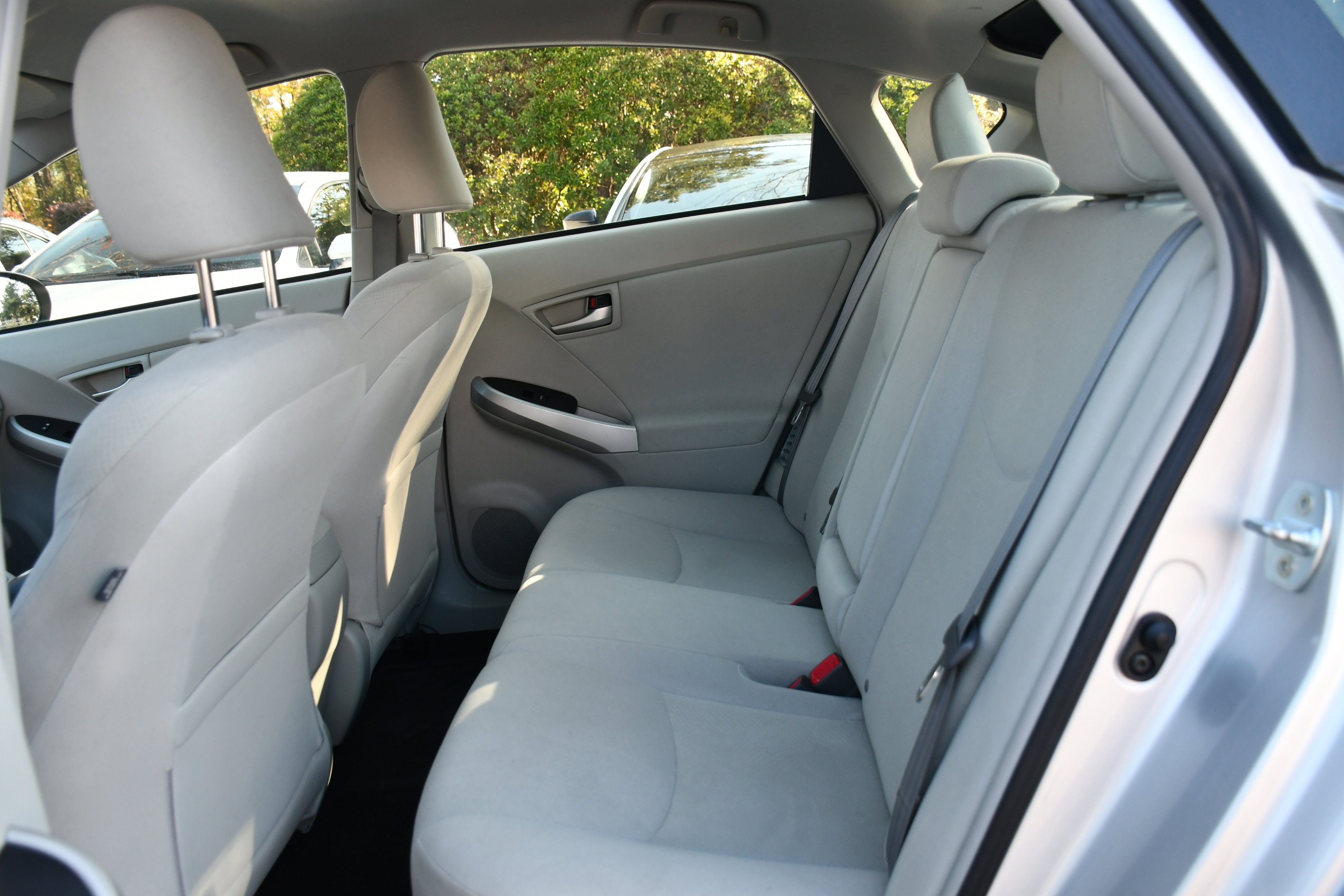 Used 2013 Toyota Prius Five image 16