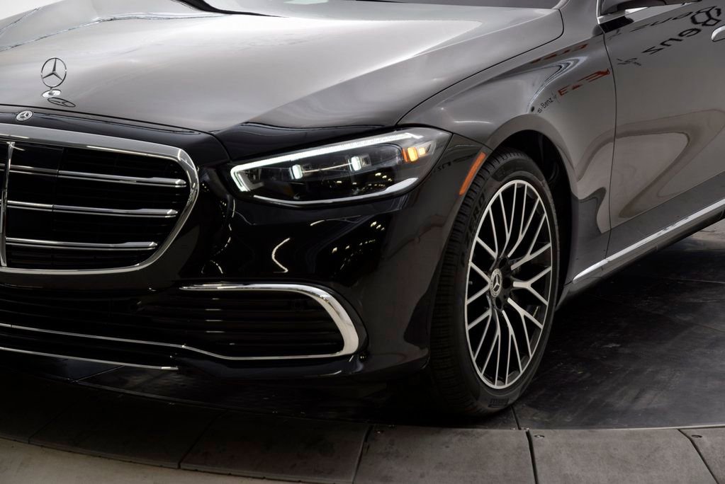 Used 2025 Mercedes-Benz S 580 4MATIC Sedan image 12