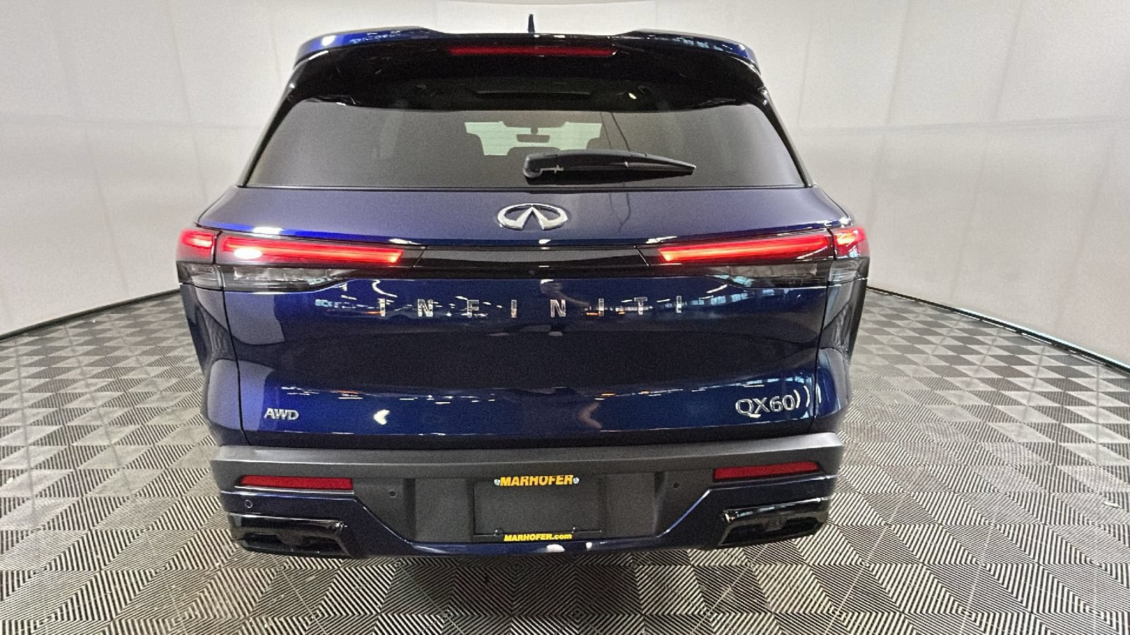 Used 2023 INFINITI QX60 Pure AWD/4WD image 3