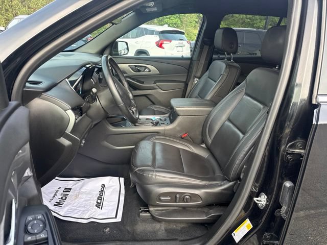 Used 2023 Chevrolet Traverse LT w/ LT Premium Package AWD/4WD image 9