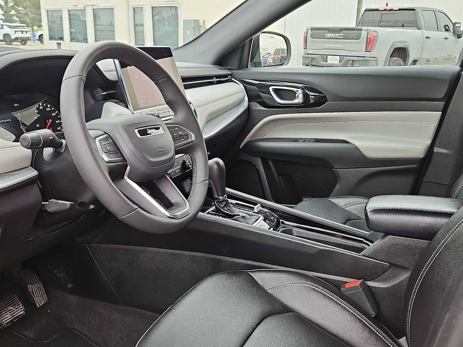 Used 2025 Jeep Compass Limited AWD/4WD image 10