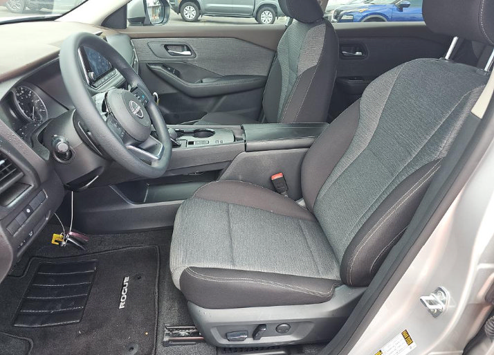 Used 2023 Nissan Rogue SV FWD image 10