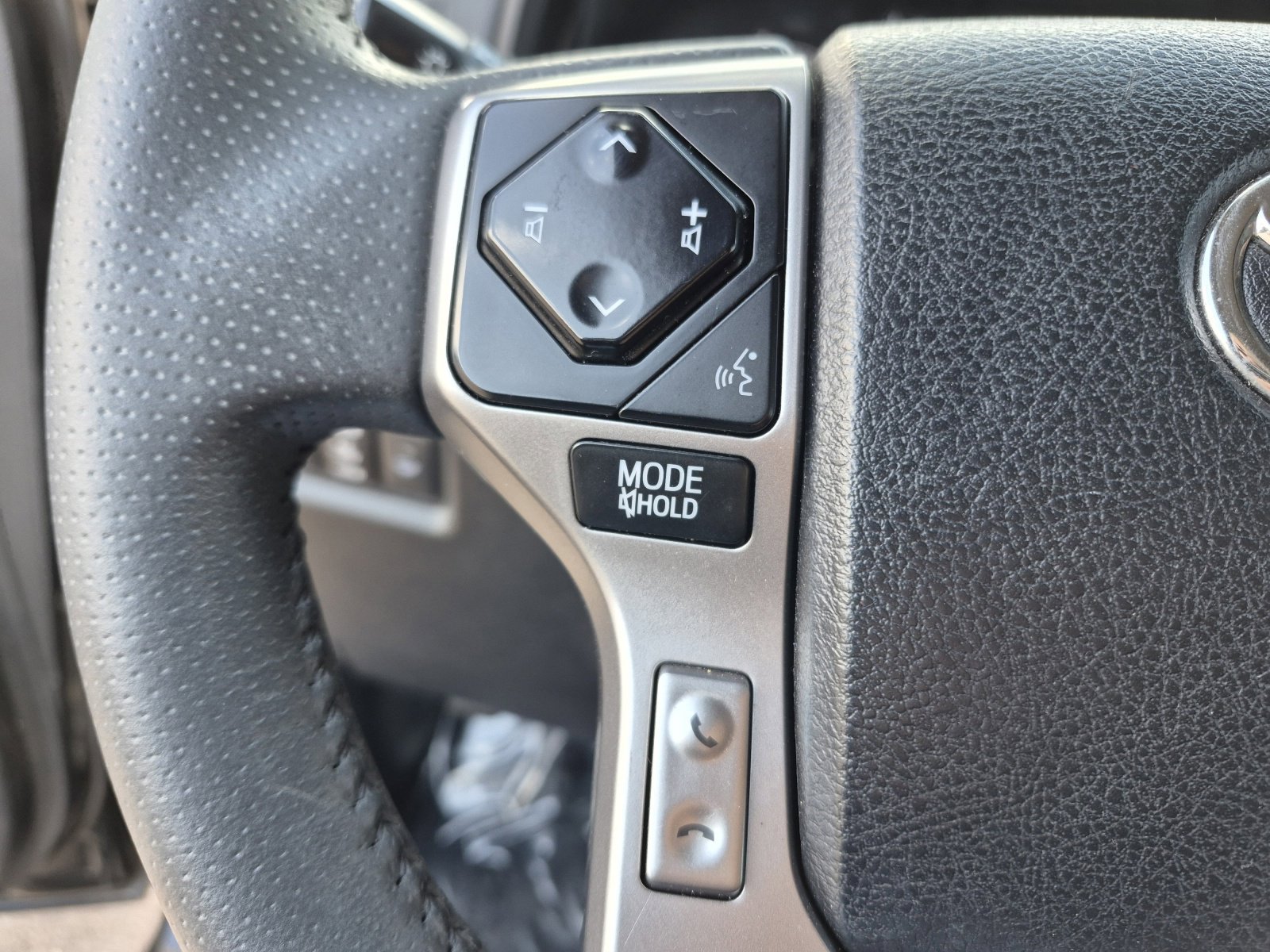 Used 2022 Toyota 4Runner SR5 RWD image 26