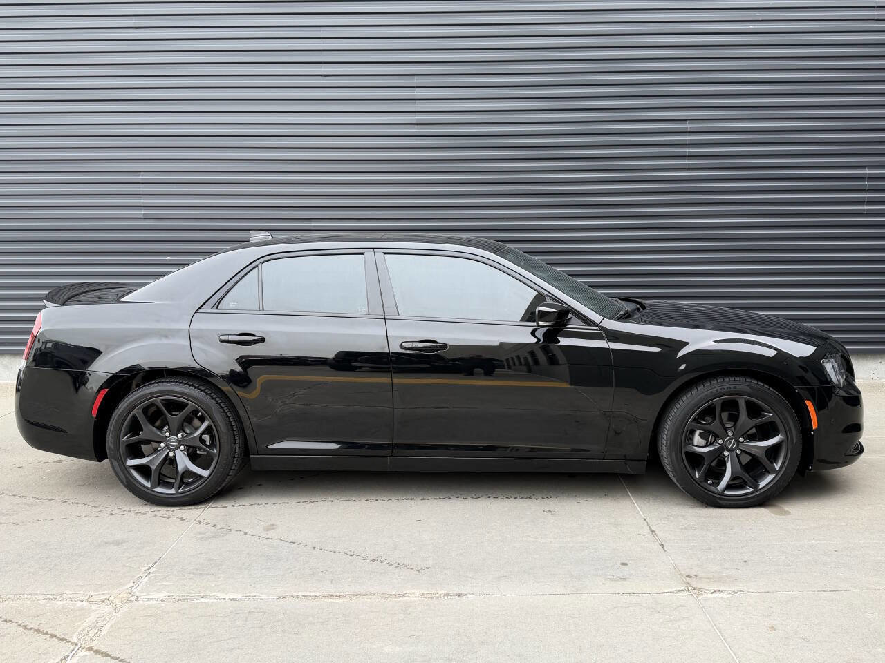 Used 2022 Chrysler 300 S w/ Comfort Group image 10