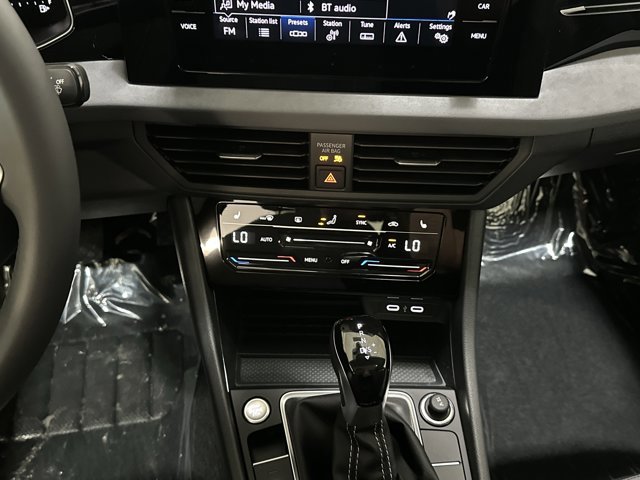 New 2026 Volkswagen Jetta SE image 32