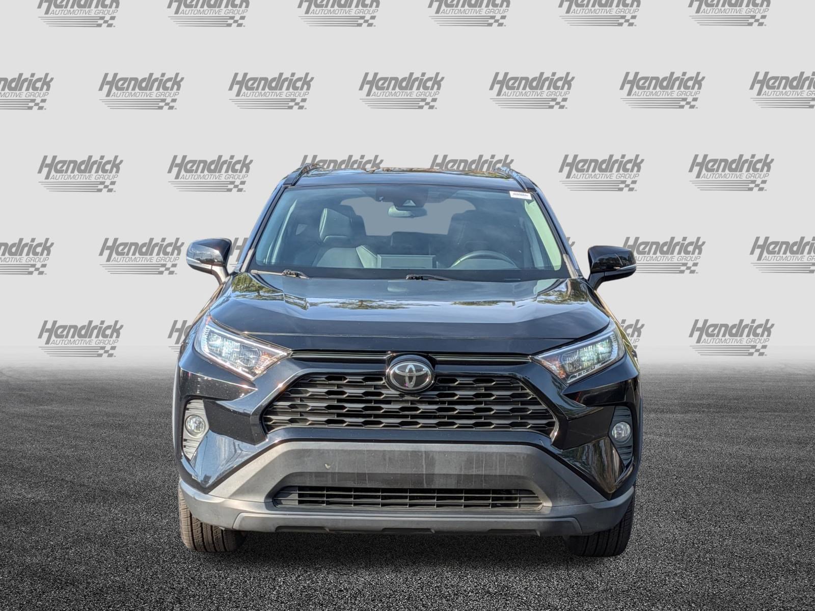 Used 2020 Toyota RAV4 XLE Premium image 3