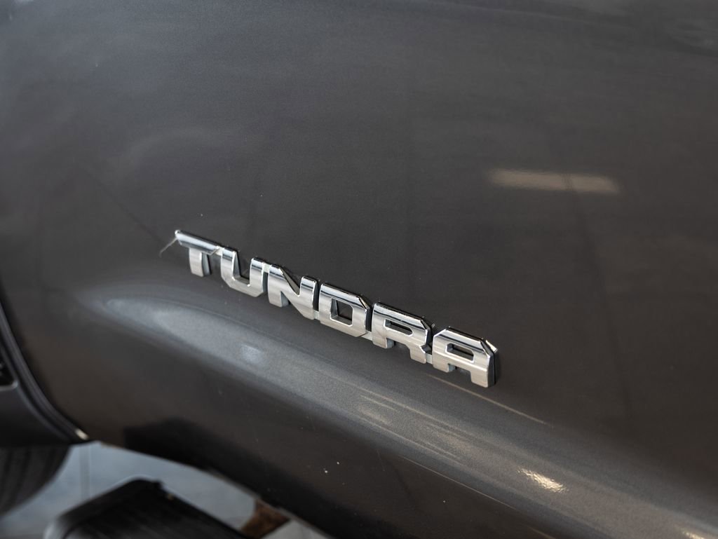 Used 2017 Toyota Tundra SR5 AWD/4WD image 7