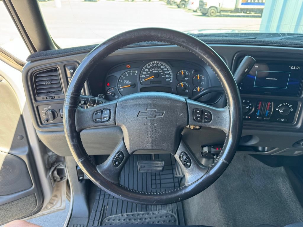 Used 2005 Chevrolet Silverado 2500 LS AWD/4WD image 16