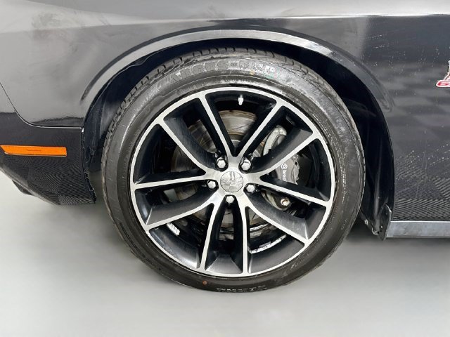 Used 2016 Dodge Challenger R/T Scat Pack w/ Leather Interior Group RWD image 35