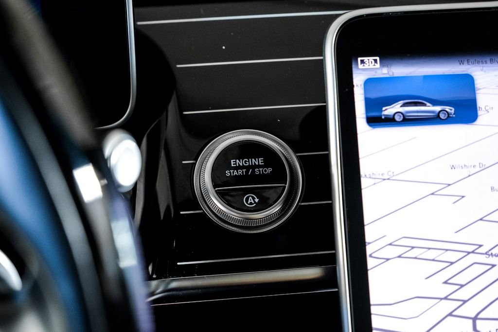 Used 2022 Mercedes-Benz S 580 4MATIC Sedan w/ AMG Line Package image 18