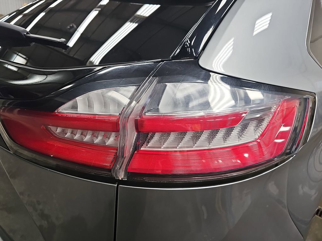Used 2024 Ford Edge SEL image 31