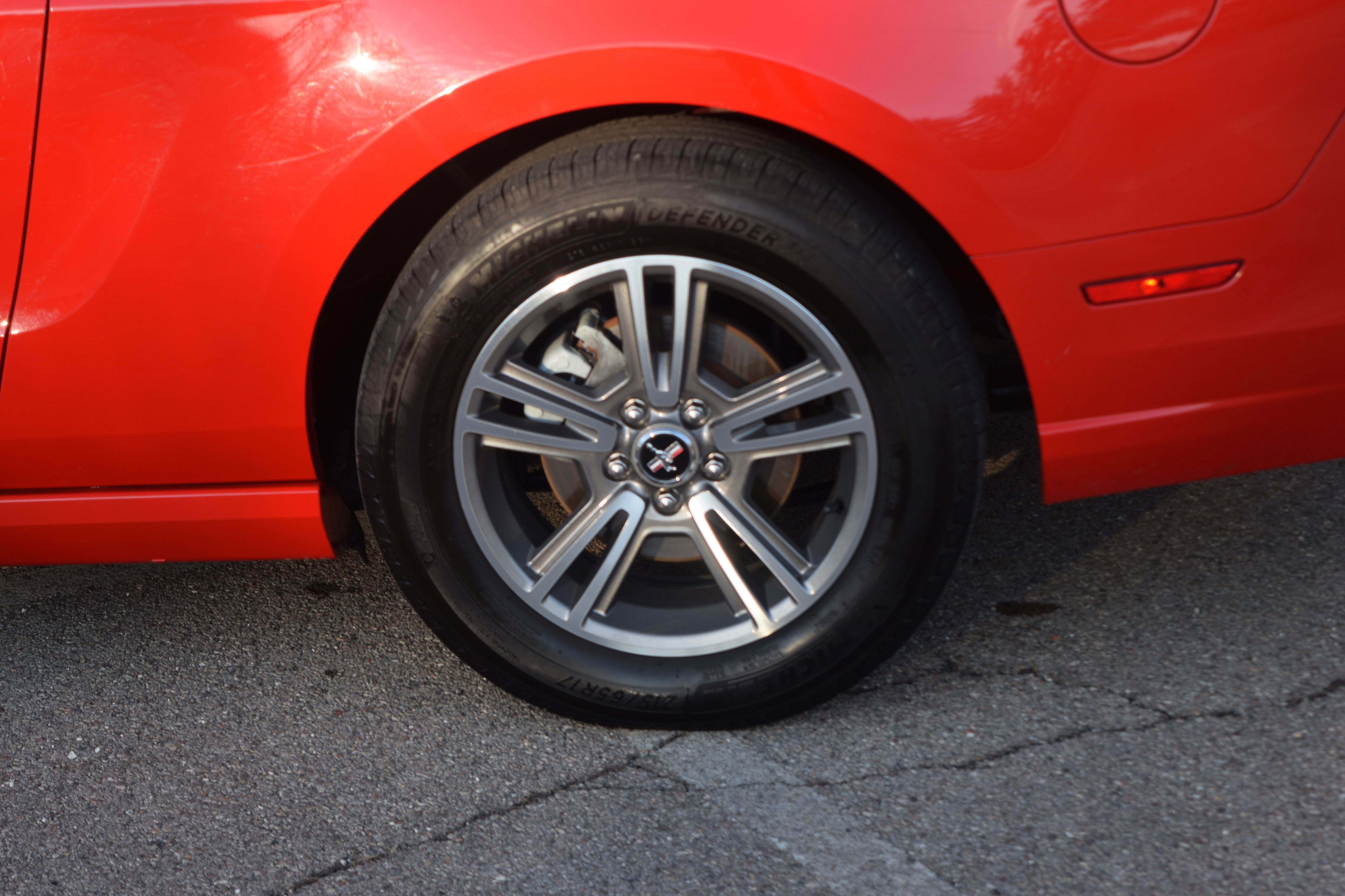 Used 2013 Ford Mustang Premium image 25