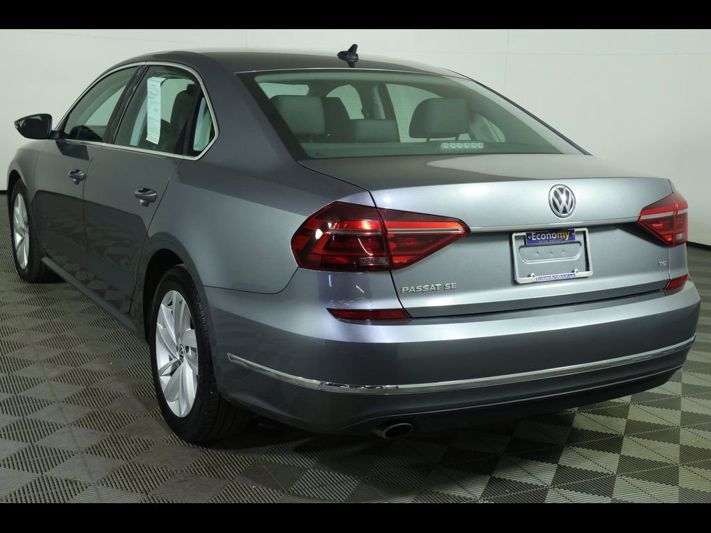Used 2018 Volkswagen Passat 2.0T SE FWD image 10