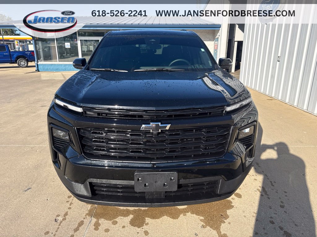 Used 2025 Chevrolet Traverse LT w/ Midnight/Sport Edition FWD image 2
