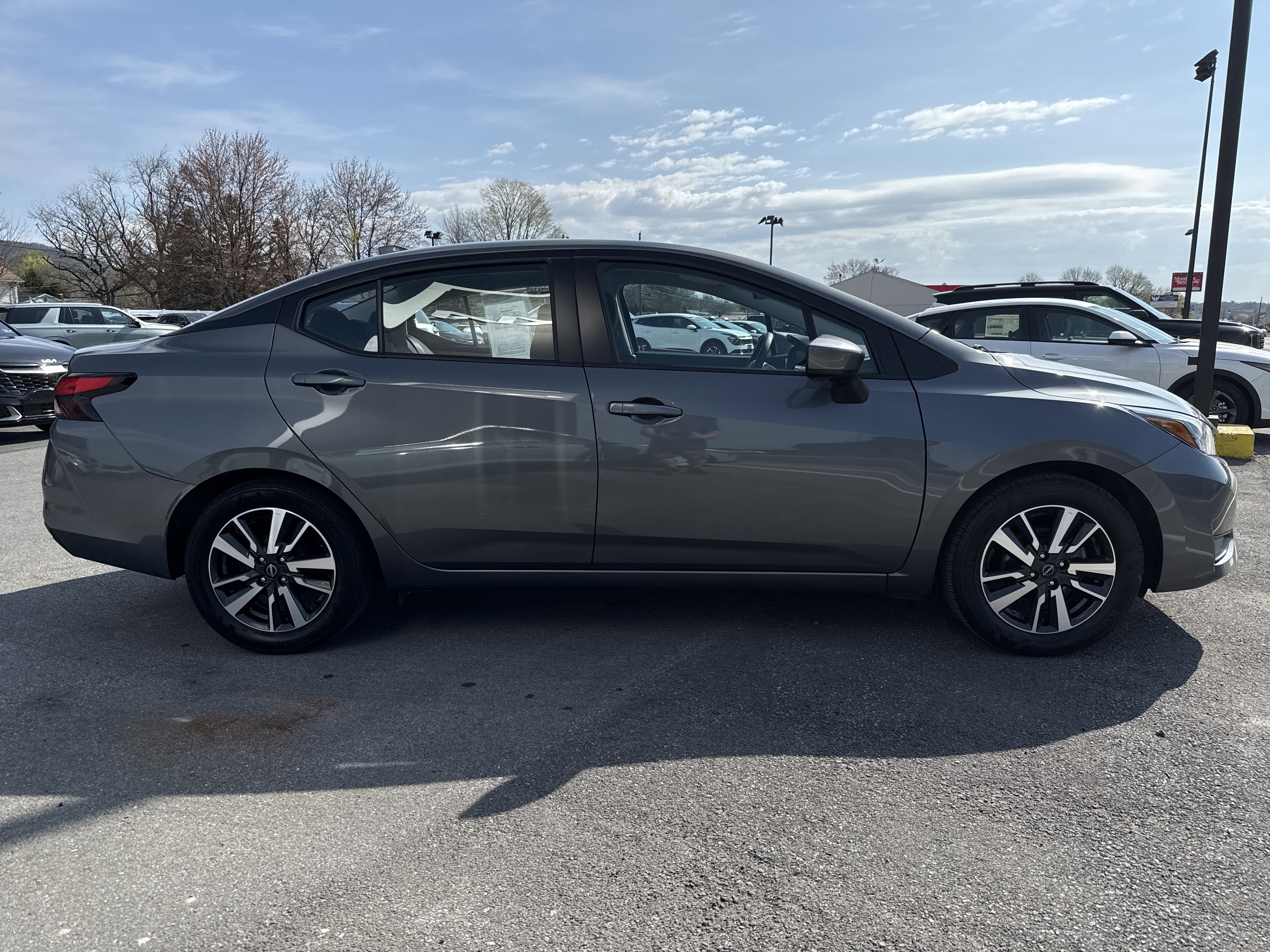 Used 2025 Nissan Versa SV FWD image 2