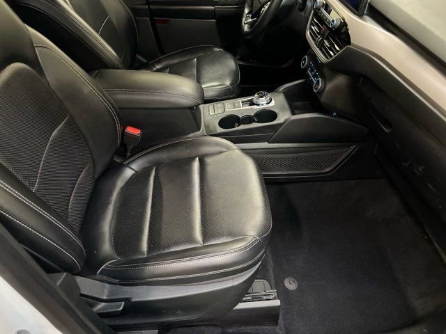 Used 2020 Ford Escape SEL image 8