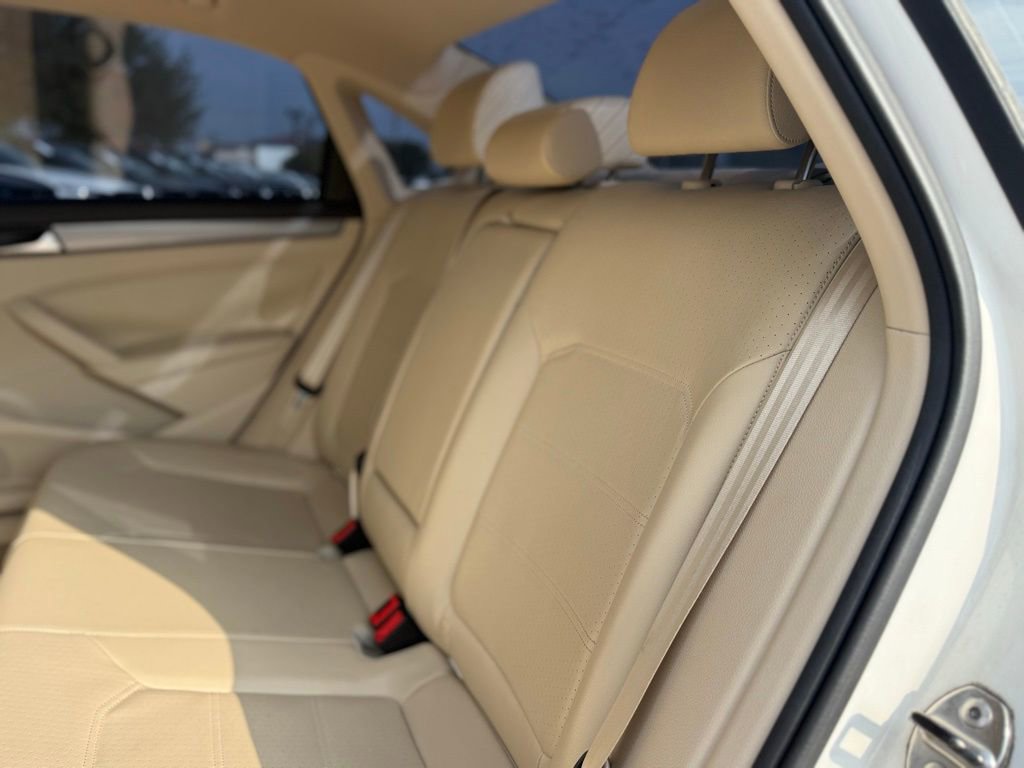 Used 2015 Volkswagen Passat TDI SE FWD image 11