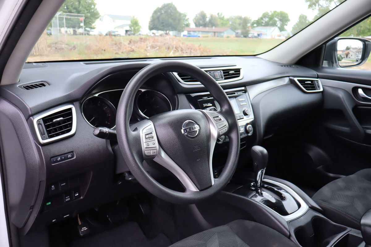 Used 2016 Nissan Rogue S w/ S Family Package AWD/4WD image 15