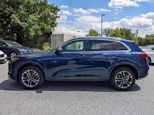 Certified 2025 Audi Q5 Premium w/ Convenience Package AWD/4WD image 9
