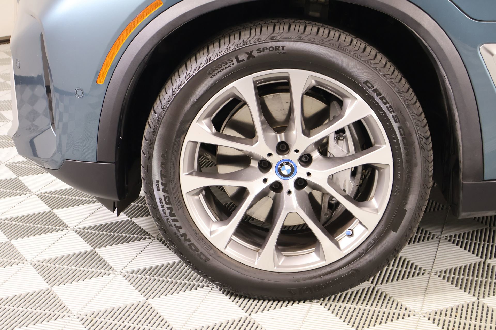 Certified 2024 BMW X5 xDrive50e w/ Premium Package AWD/4WD image 20