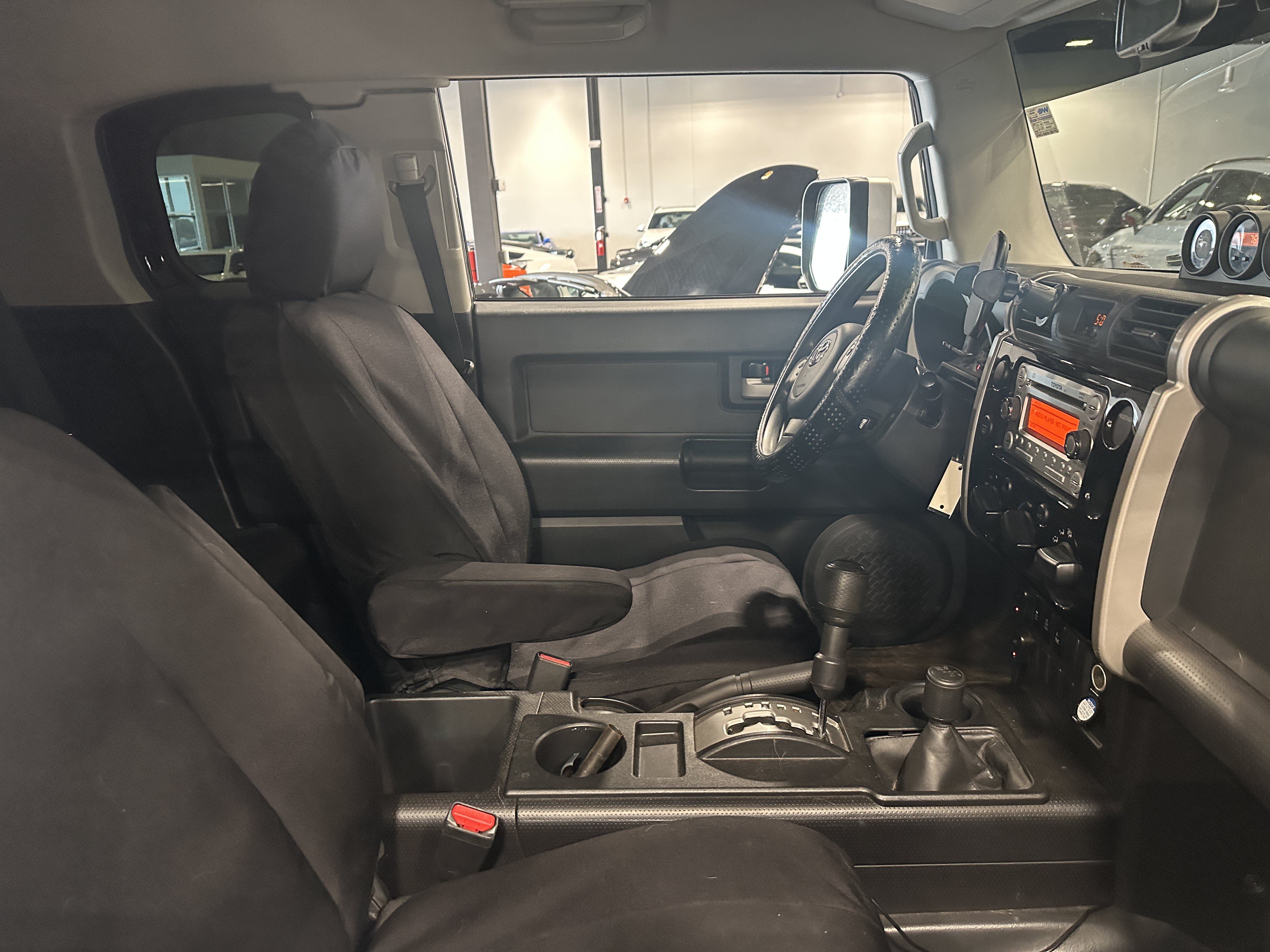 Used 2012 Toyota FJ Cruiser 4WD w/ Convenience Pkg image 6