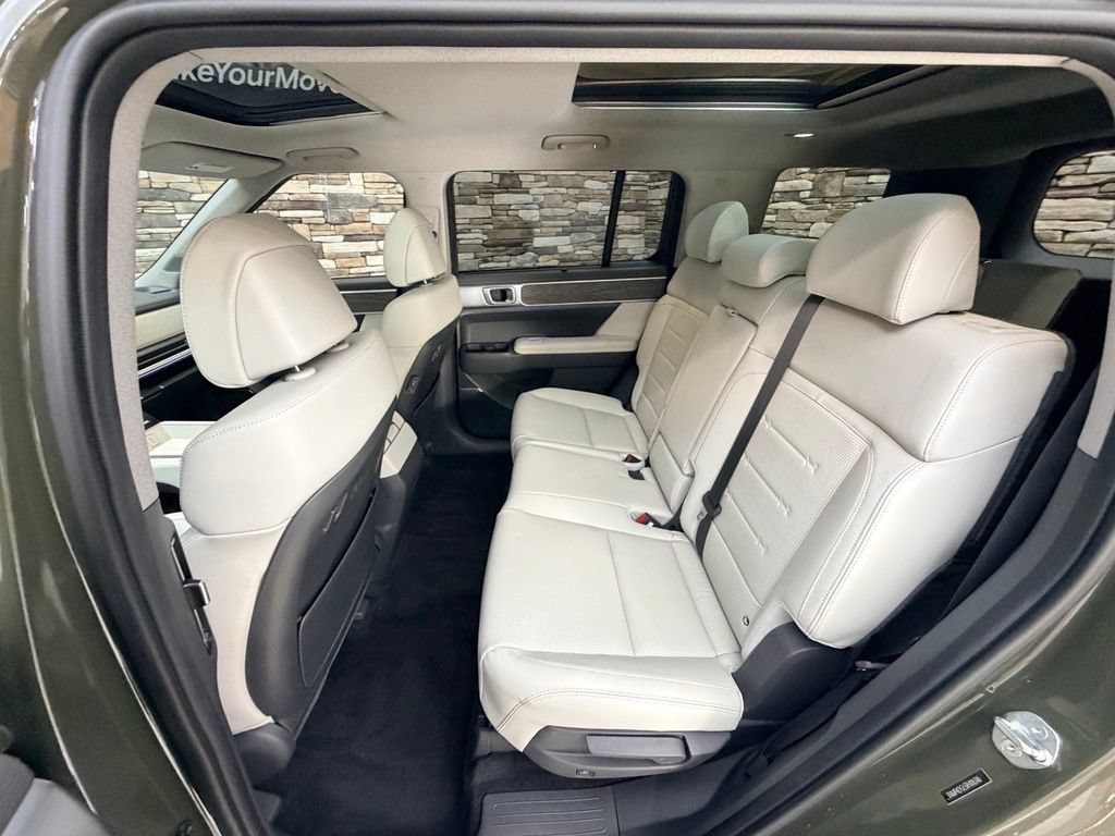 Used 2024 Hyundai Santa Fe Limited AWD/4WD image 35