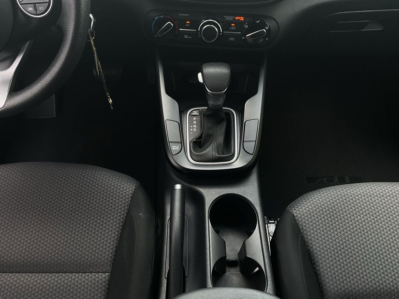 Used 2025 Kia Soul LX w/ LX Technology Package FWD image 13