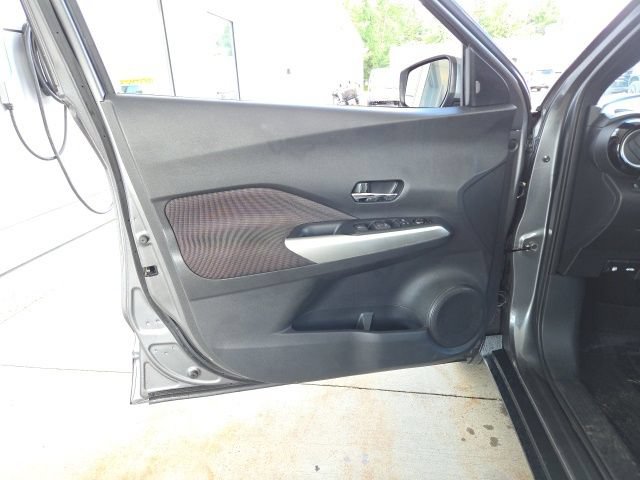 Used 2019 Nissan Kicks SV FWD image 35