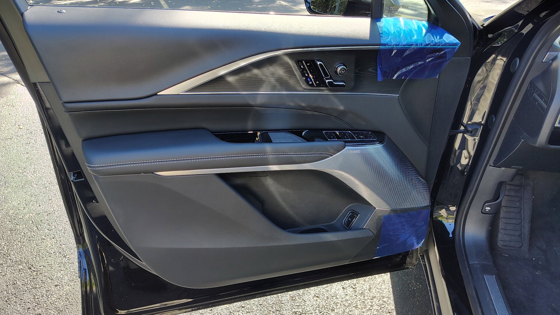 New 2026 Cadillac Lyriq Premium Luxury image 9