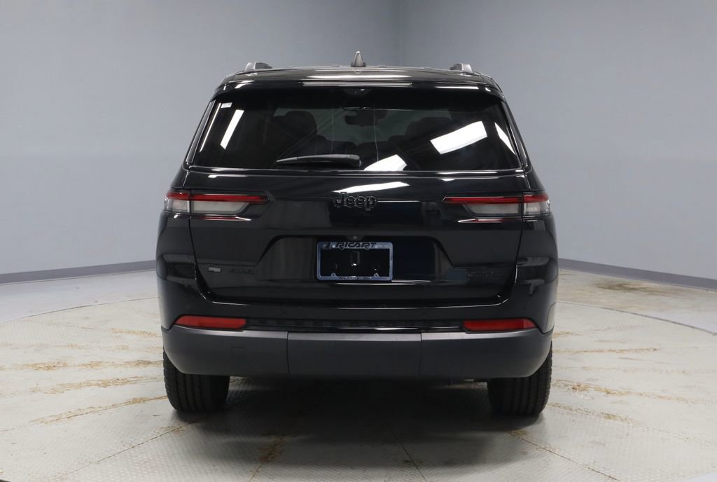 Used 2023 Jeep Grand Cherokee L Limited w/ Luxury Tech Group II image 10