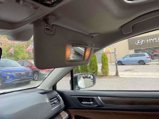 Used 2019 Subaru Outback 3.6R Touring AWD/4WD image 31