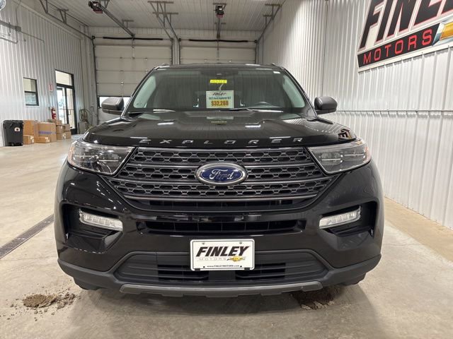 Used 2021 Ford Explorer XLT w/ Equipment Group 202A image 4