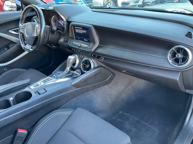 Used 2020 Chevrolet Camaro LT RWD image 21