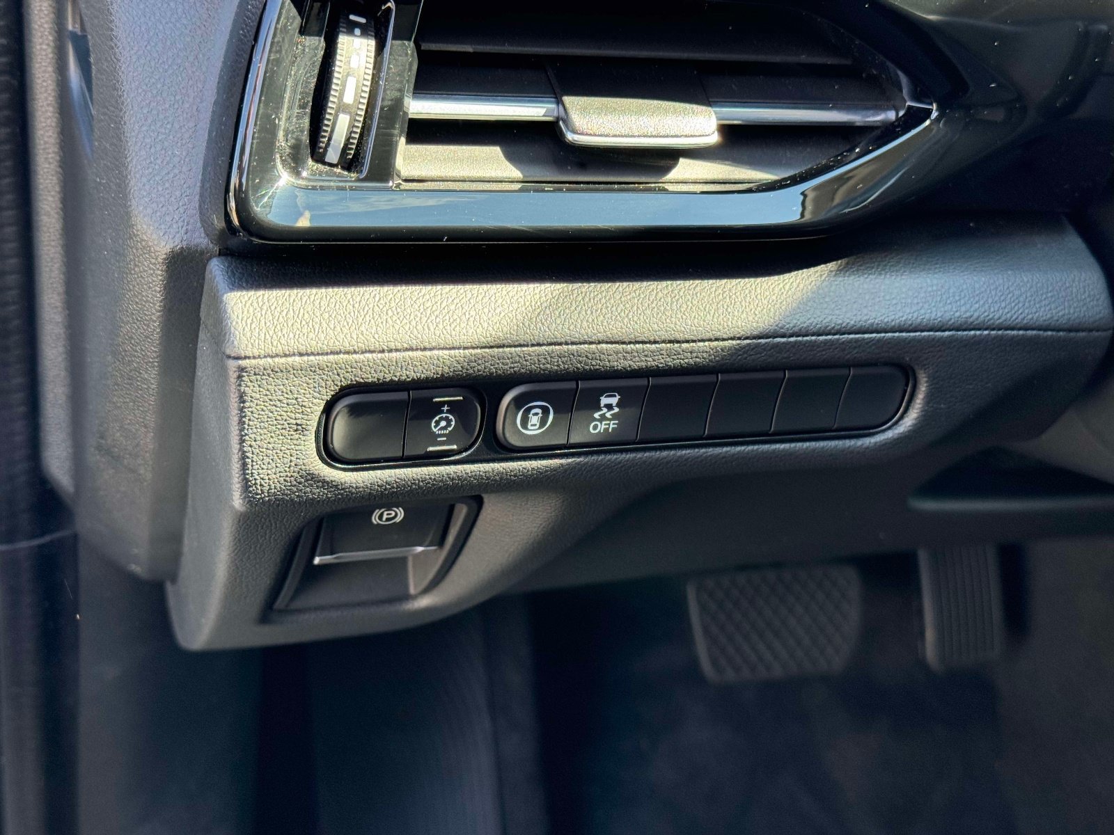Used 2024 Acura MDX SH-AWD image 23