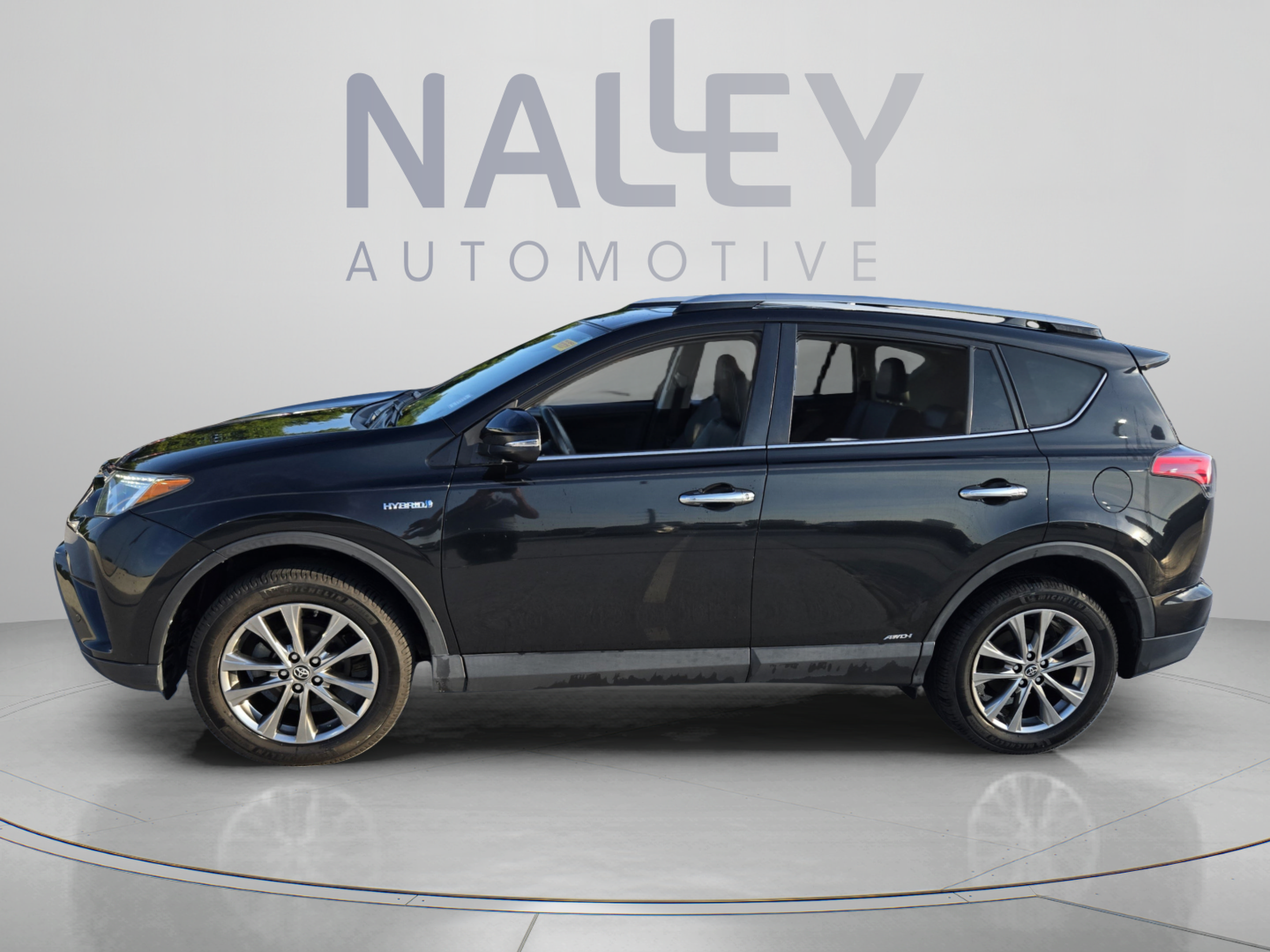 Used 2017 Toyota RAV4 Limited AWD/4WD image 2