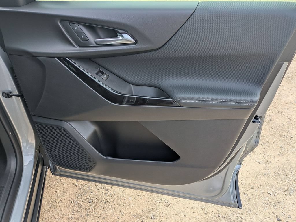 New 2026 Chevrolet Equinox LT FWD image 32