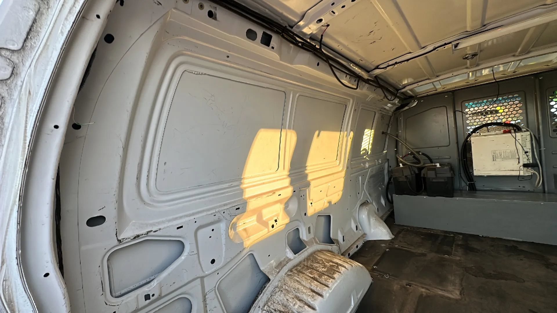Used 2011 Ford E-250 and Econoline 250 w/ PWR Group RWD image 10