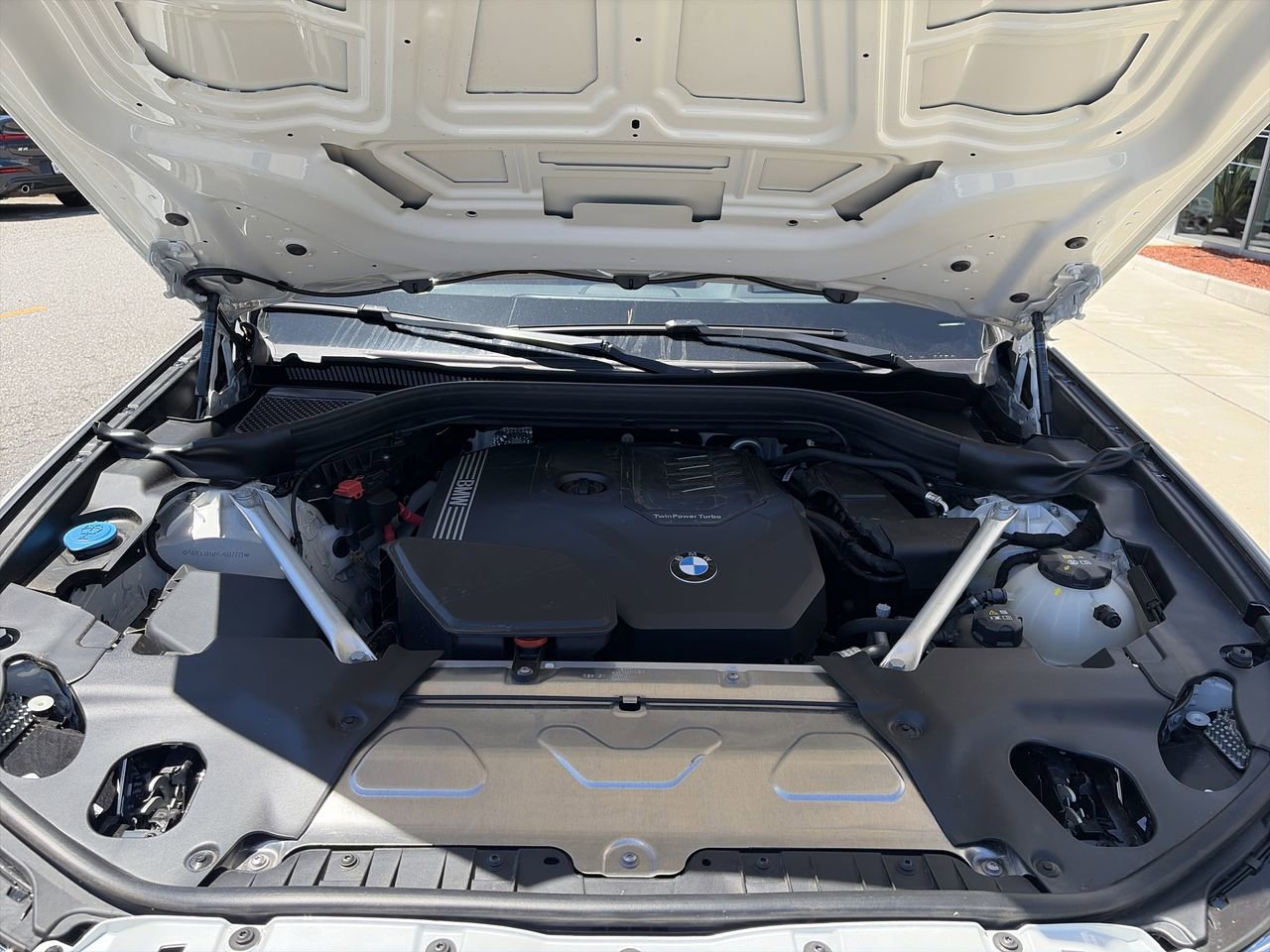 Used 2025 BMW X4 xDrive30i AWD/4WD image 38
