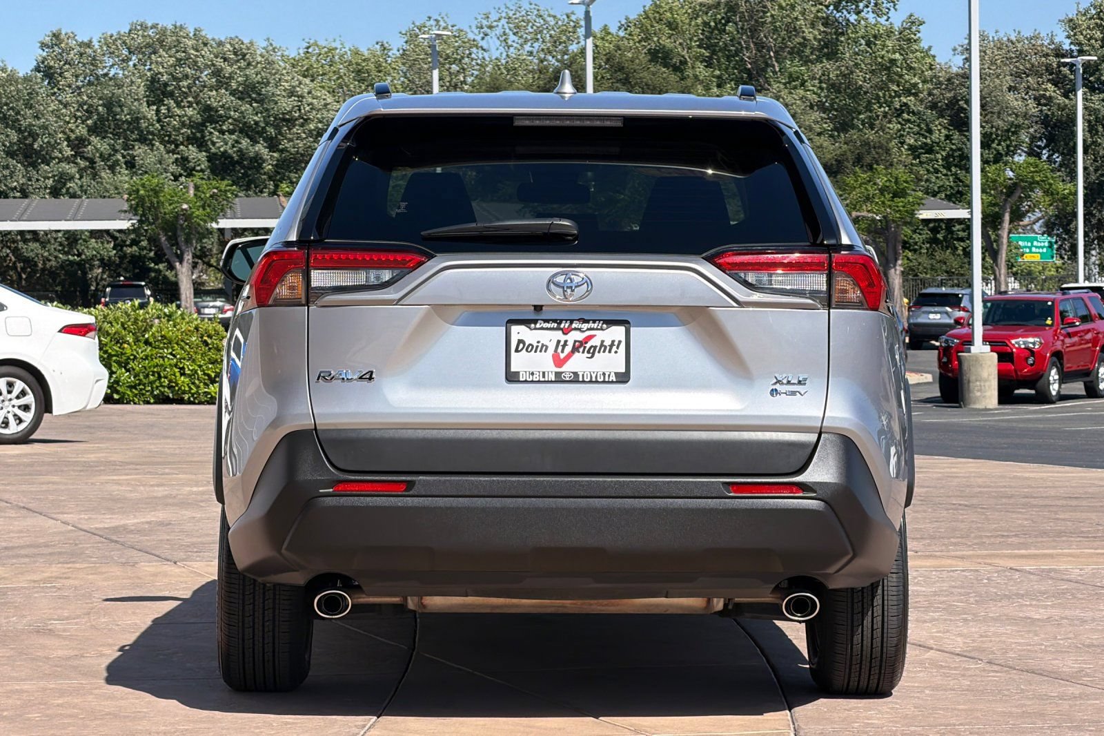Used 2025 Toyota RAV4 XLE AWD/4WD image 5