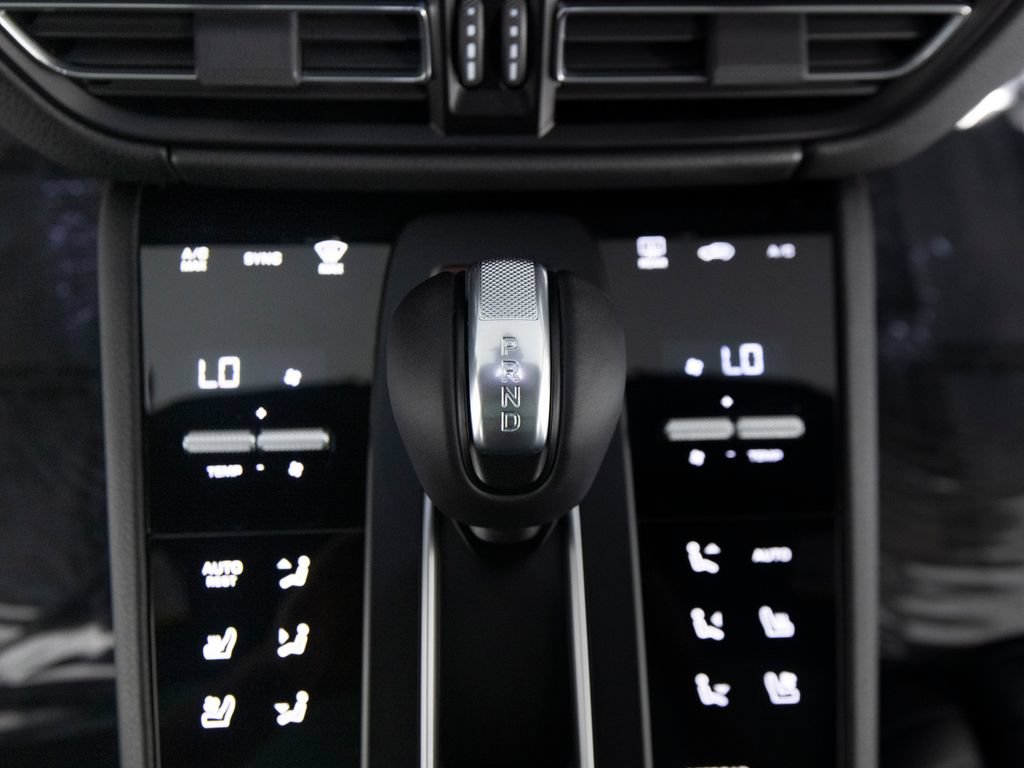 Certified 2026 Porsche Macan S AWD/4WD image 27
