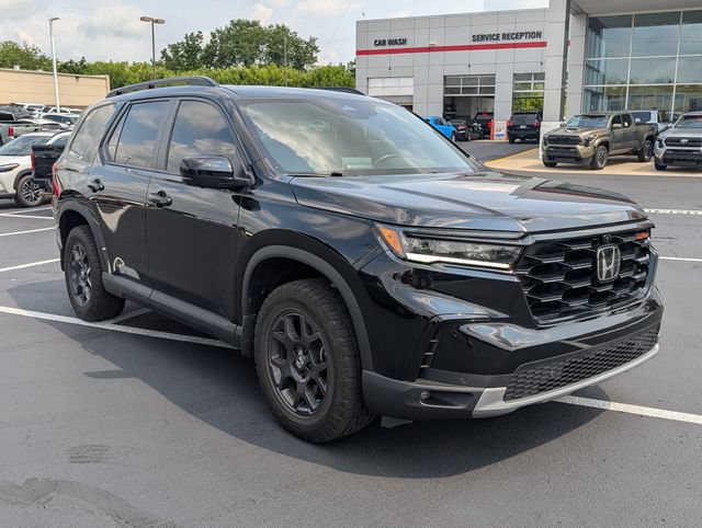 Used 2025 Honda Pilot TrailSport