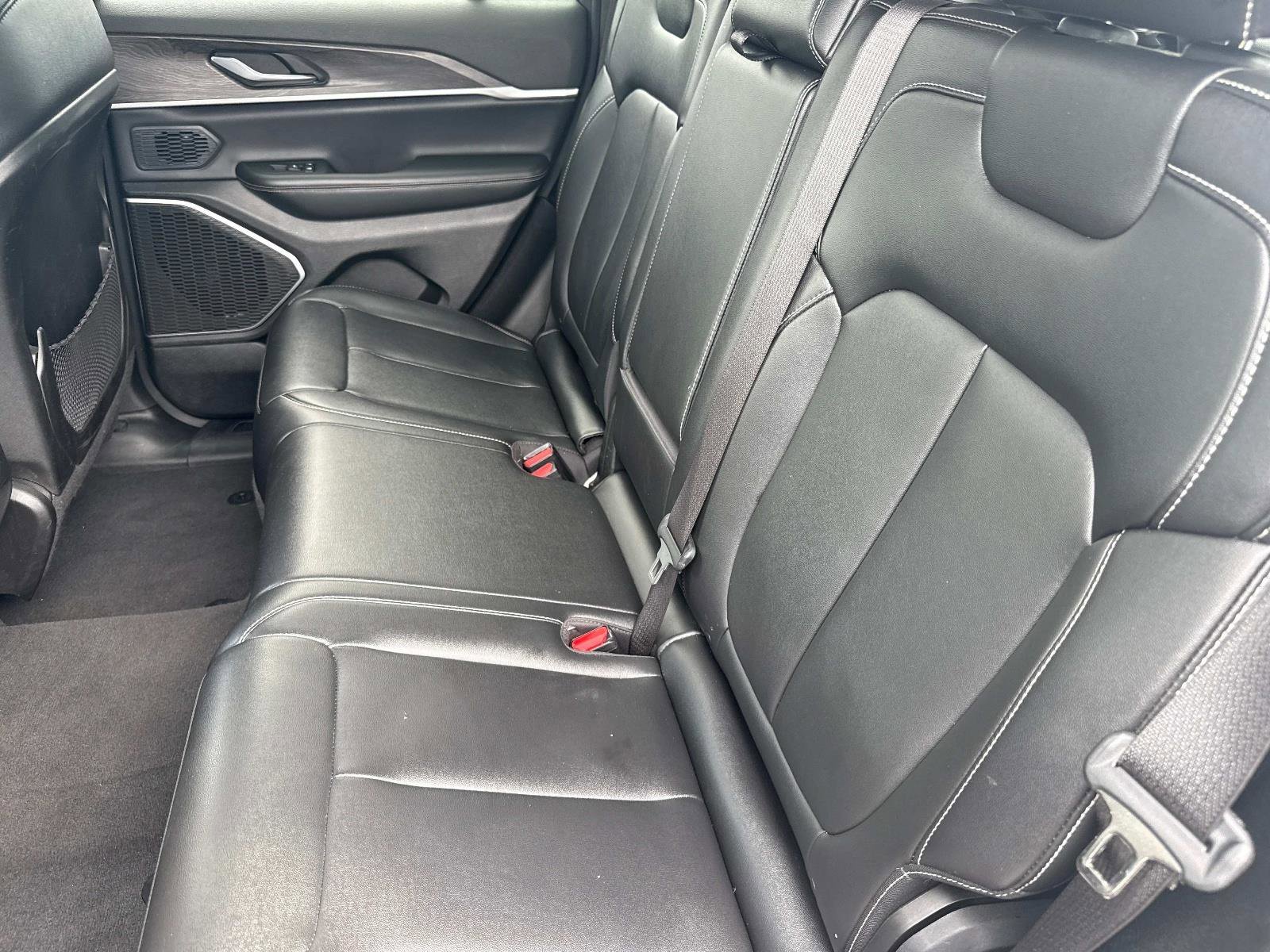 Used 2023 Jeep Grand Cherokee 4WD 4xe image 15