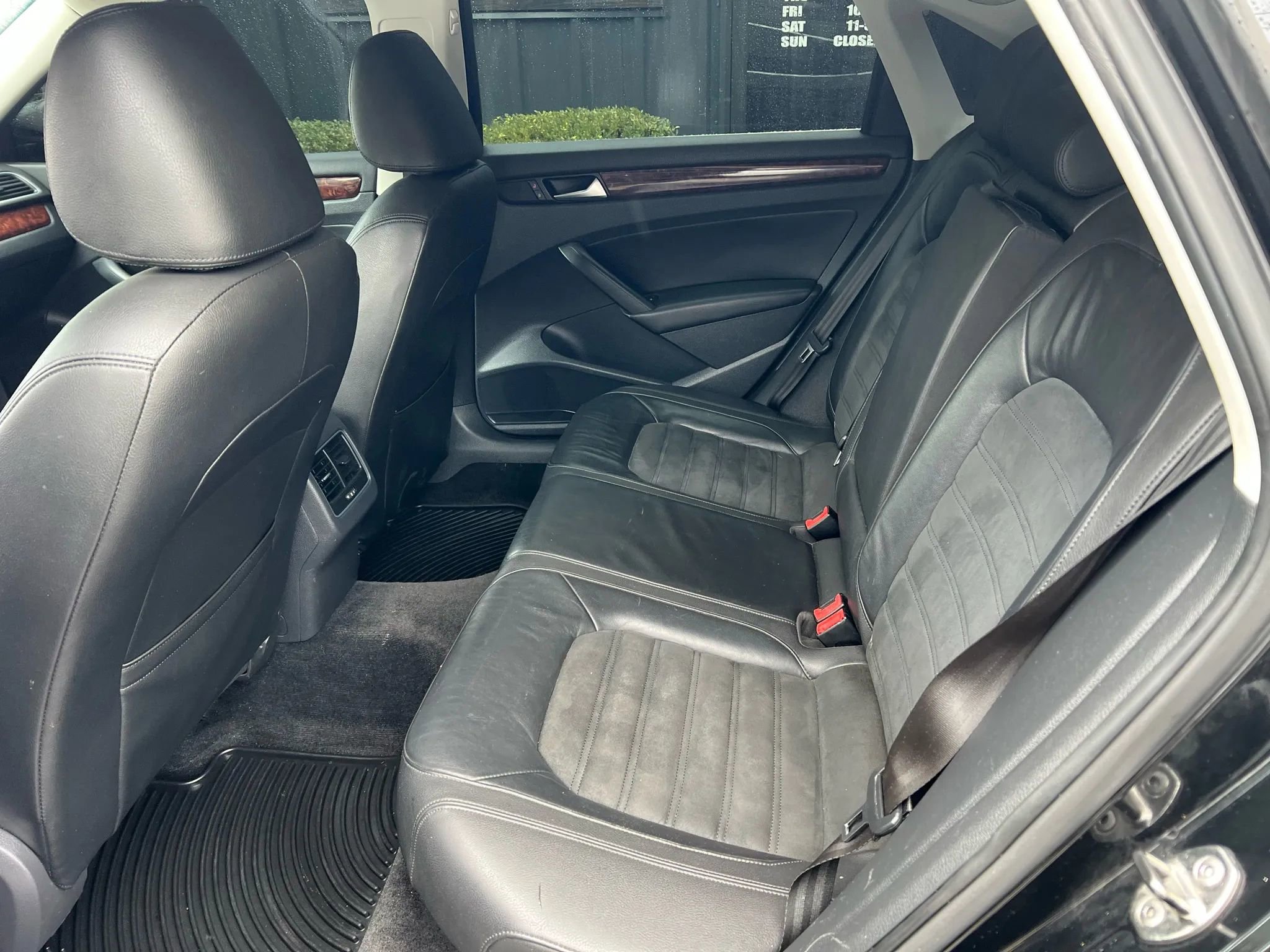 Used 2013 Volkswagen Passat 2.5 SEL Premium image 17