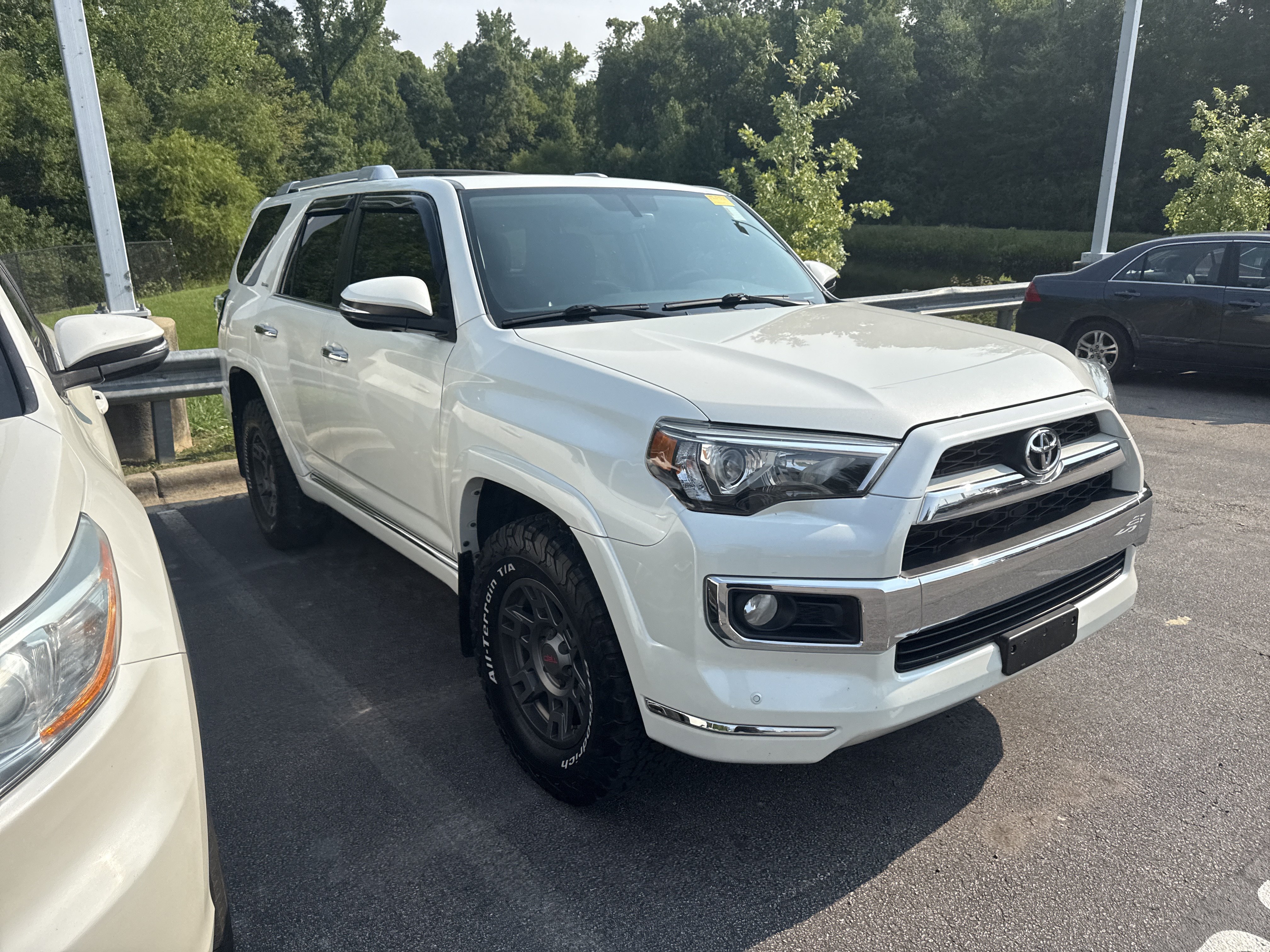 Used 2017 Toyota 4Runner Limited AWD/4WD image 5