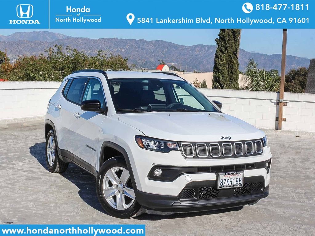 Used 2022 Jeep Compass Latitude image 1